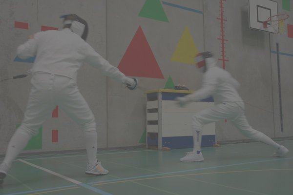 Zwei Degenfechter im Gefecht beim Training in Zofingen